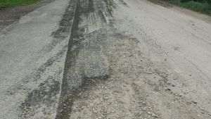 Drumul către Vulcanii Noroioşi intră în reabilitare după cinci modificări ale proiectului şi doi ani de blocaje în licitaţie